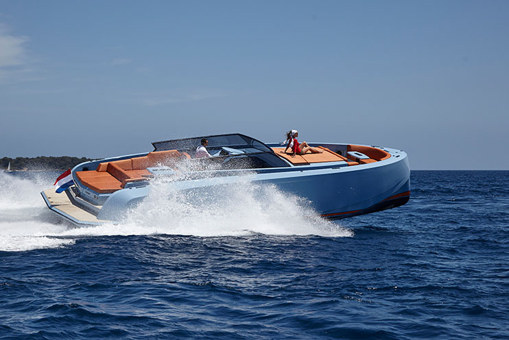 Vanquish 45 for rent in Cannes