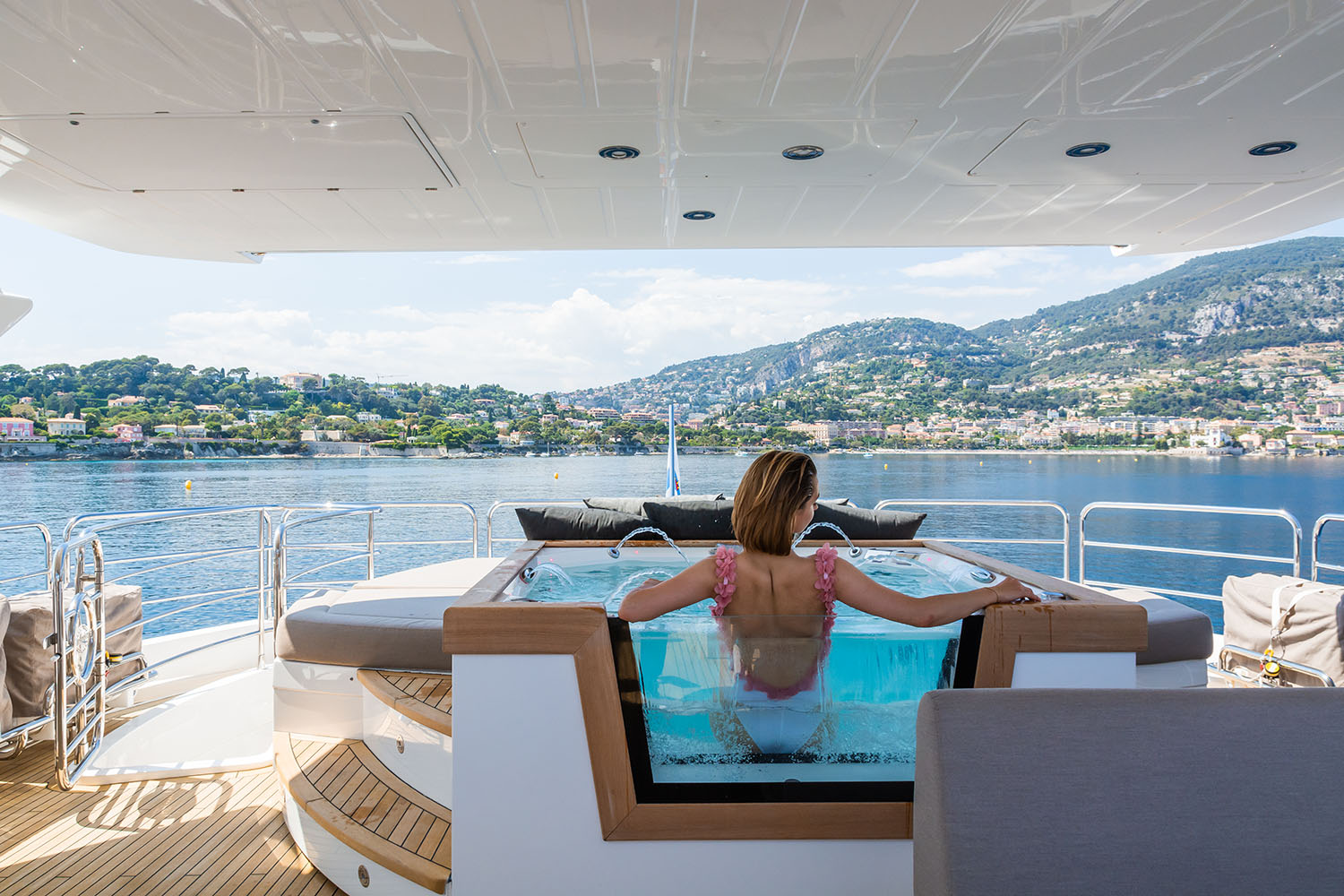 Yachts with Jacuzzi in Cannes